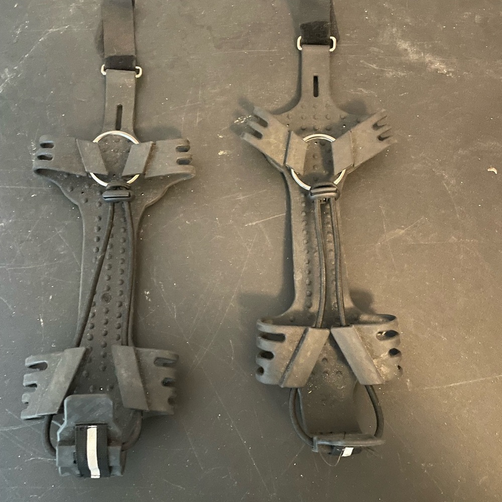 Ice cleats, men’s 9-10, with reflectors